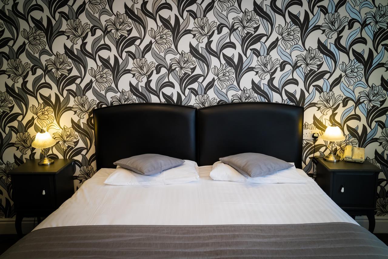 Glebe Hotel Barford  Bagian luar foto
