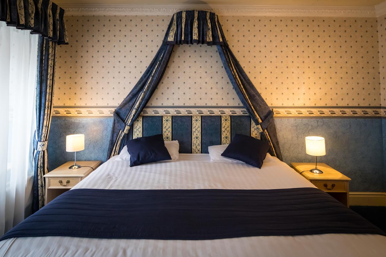 Glebe Hotel Barford  Bagian luar foto