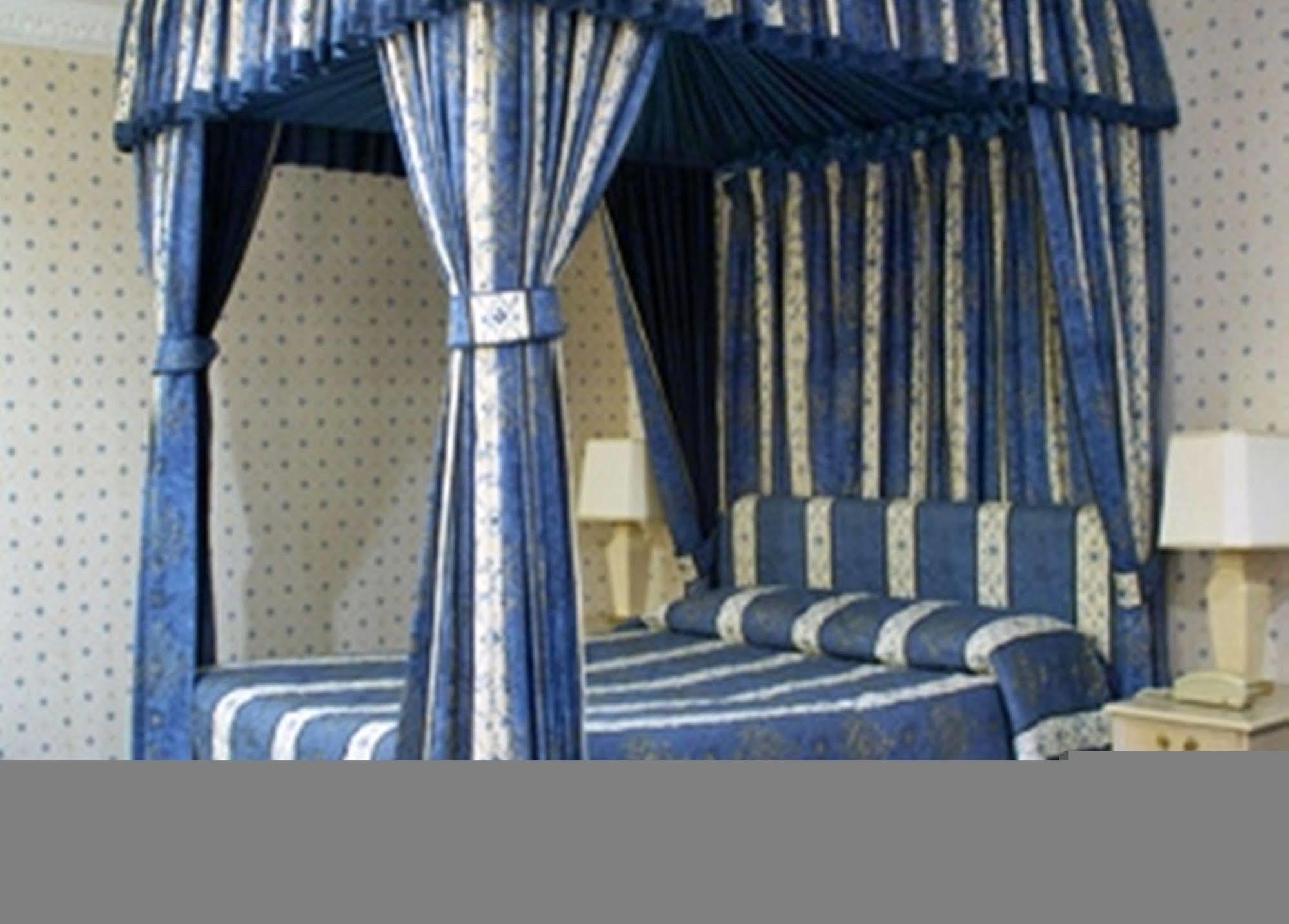 Glebe Hotel Barford  Bagian luar foto