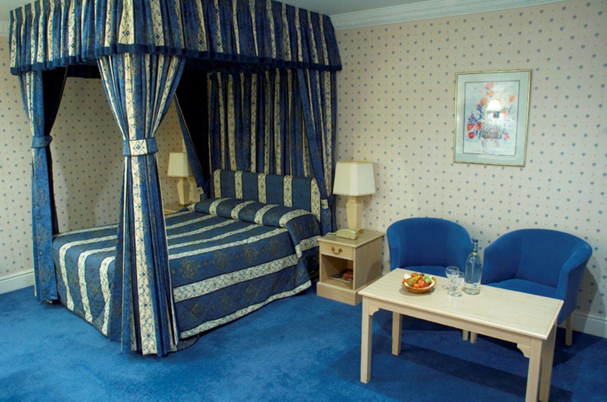 Glebe Hotel Barford  Bagian luar foto